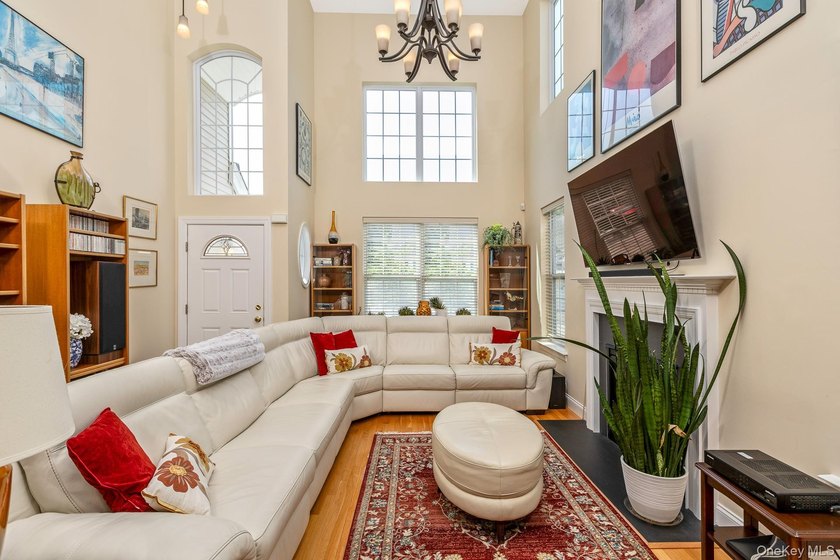 Welcome to 20 Emilie Drive, a beautifully maintained Zinfandel - photo 5