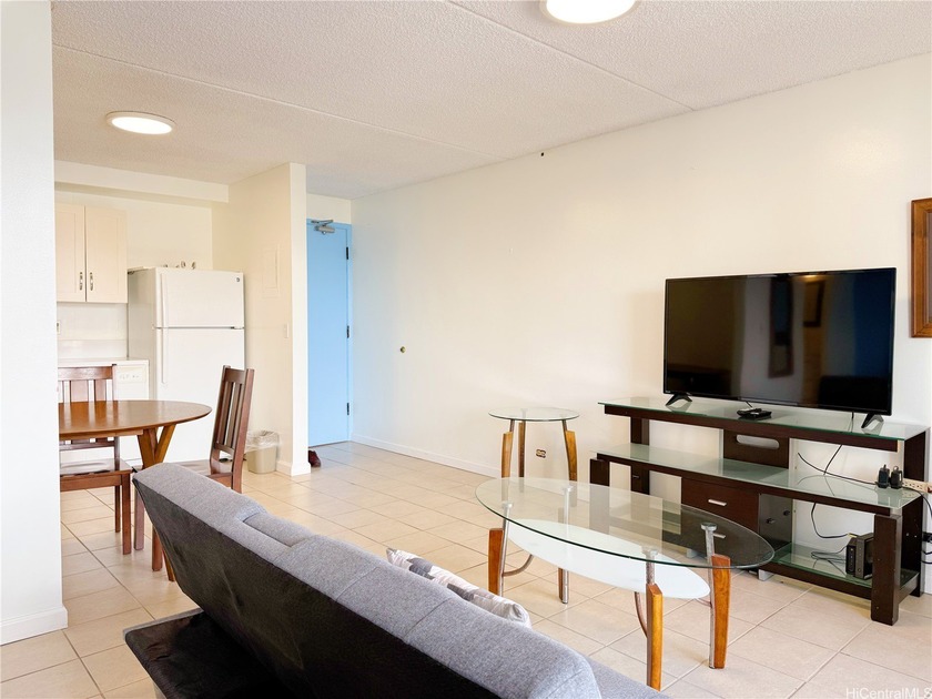 Modern island living awaits in this upgraded 1-bedroom, 1-bath - photo 3
