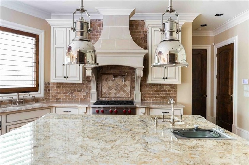 SELLER MOTIVATED - PRICE IMPROVEMENT! Private French Country - photo 18