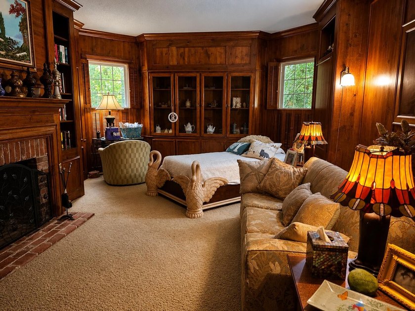Welcome to one of Orangeburg's most distinguished estate - photo 2