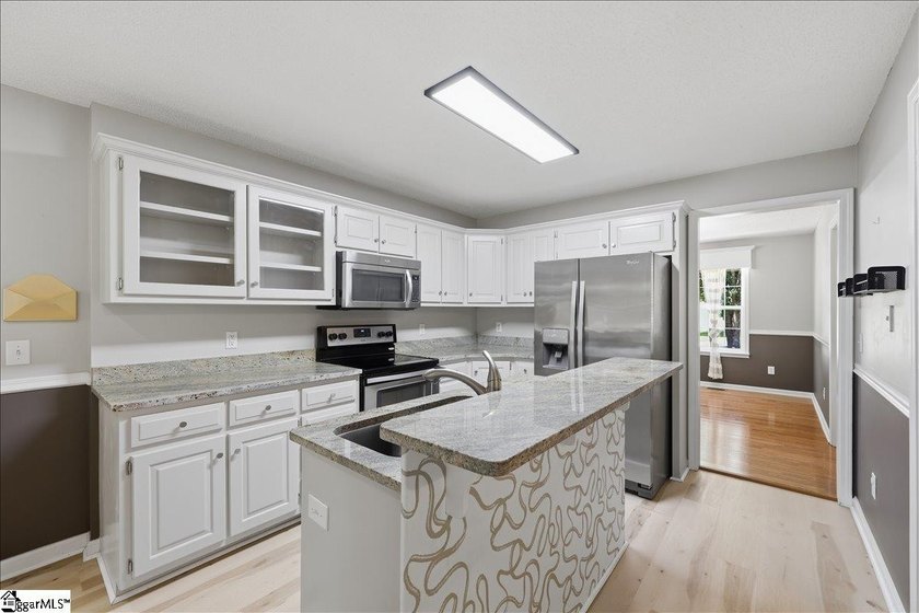 Welcome to 1 Brooke Lee Circle in Taylors, SC .... a beautifully - photo 12