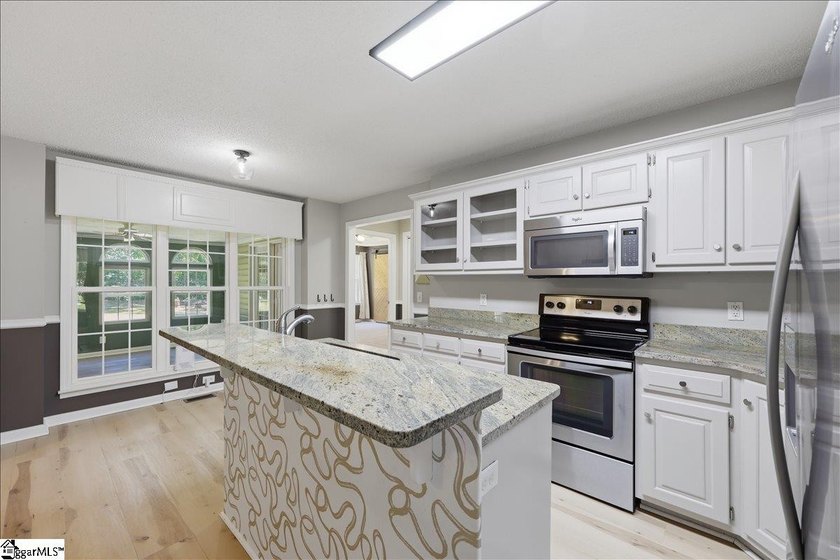 Welcome to 1 Brooke Lee Circle in Taylors, SC .... a beautifully - photo 14