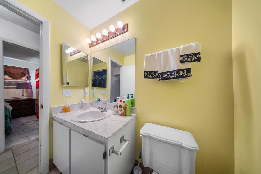 This spacious one-story villa is ideally located in the heart of - photo 25