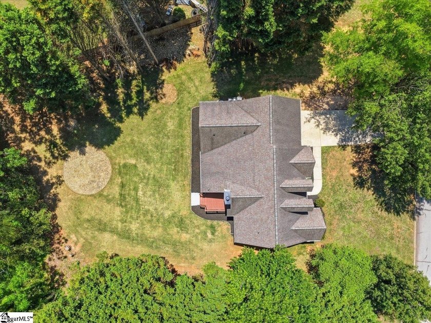 Welcome to 1 Brooke Lee Circle in Taylors, SC .... a beautifully - photo 30