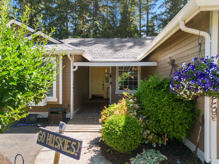 Golf Course Home - Manicured and Updated - photo 7