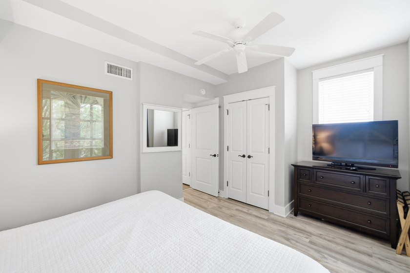 Currently the best-priced 2BR/2BA lock-out in the Miramar - photo 12