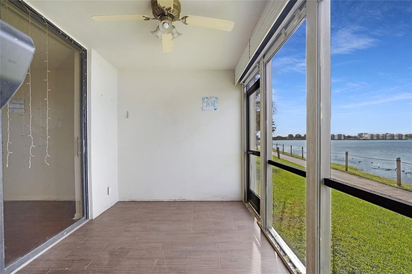 Best location in all of Lake Emerald! Ground floor, corner unit - photo 2