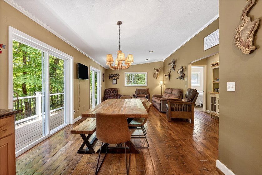 Like new, extensively remodeled Long Lake Retreat! Experience - photo 12