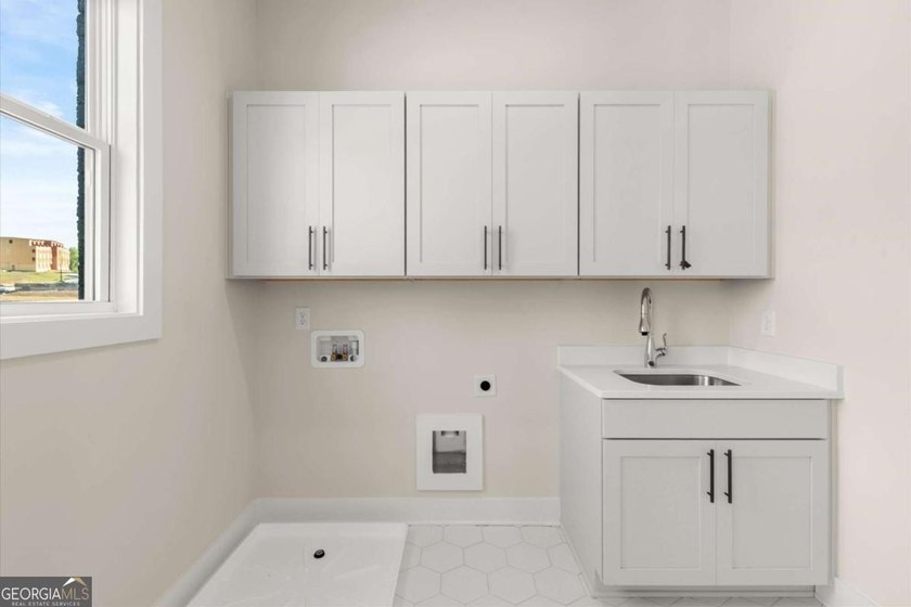 The Emery Gable offers luxury, flexibility, and incredible - photo 22