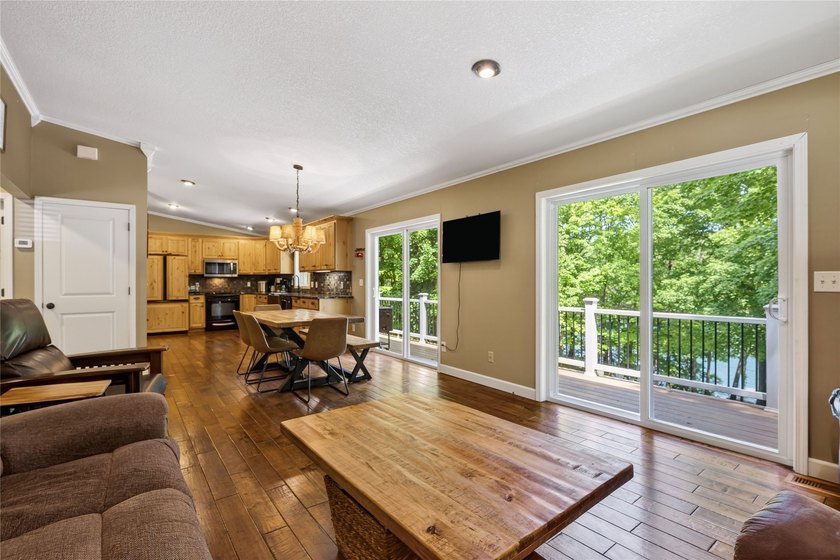 Like new, extensively remodeled Long Lake Retreat! Experience - photo 23