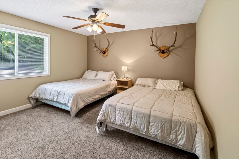 Like new, extensively remodeled Long Lake Retreat! Experience - photo 26