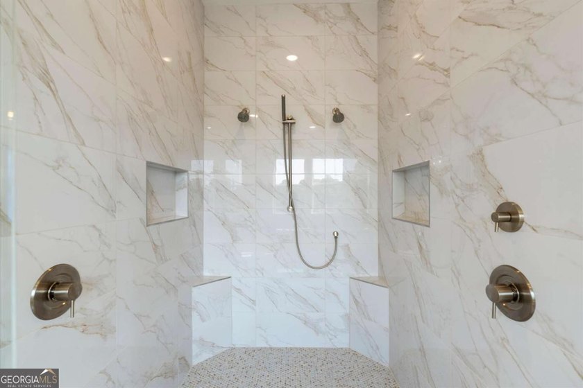 The Emery Gable offers luxury, flexibility, and incredible - photo 37