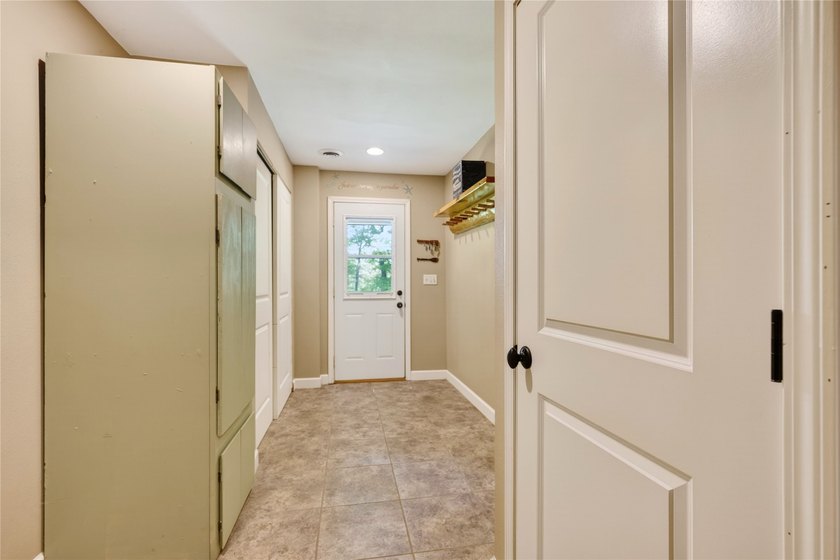 Like new, extensively remodeled Long Lake Retreat! Experience - photo 39