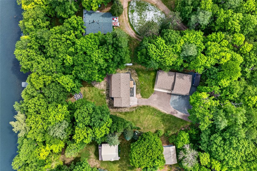 Like new, extensively remodeled Long Lake Retreat! Experience - photo 43