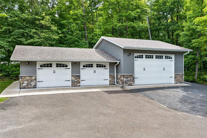 Like new, extensively remodeled Long Lake Retreat! Experience - photo 44