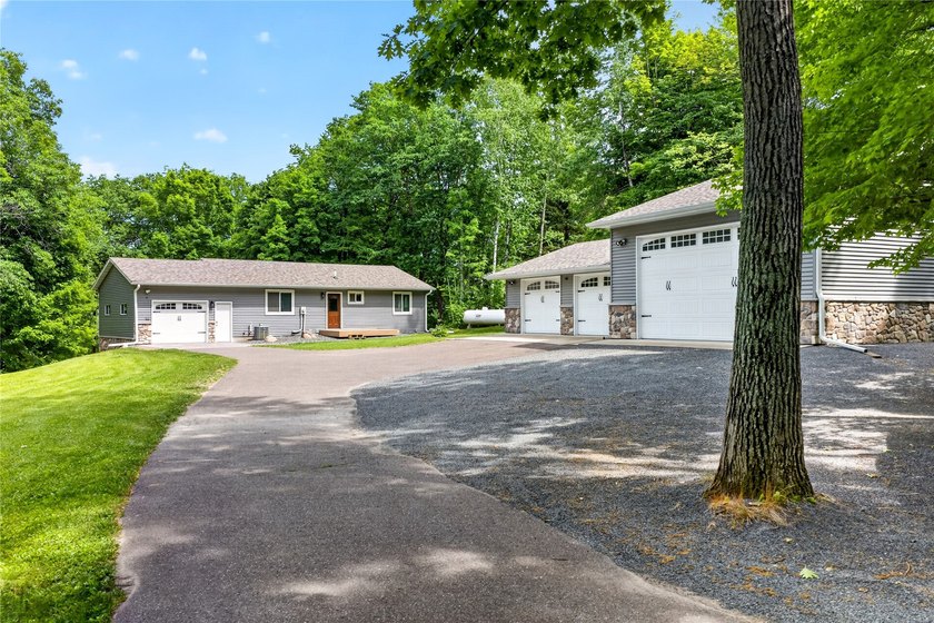Like new, extensively remodeled Long Lake Retreat! Experience - photo 48