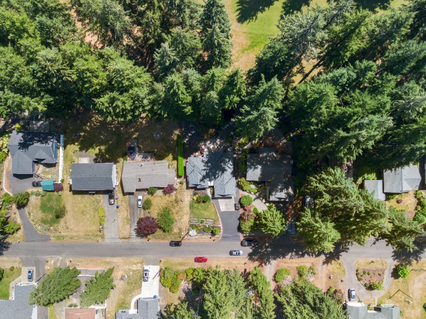 Golf Course Home - Manicured and Updated - photo 3