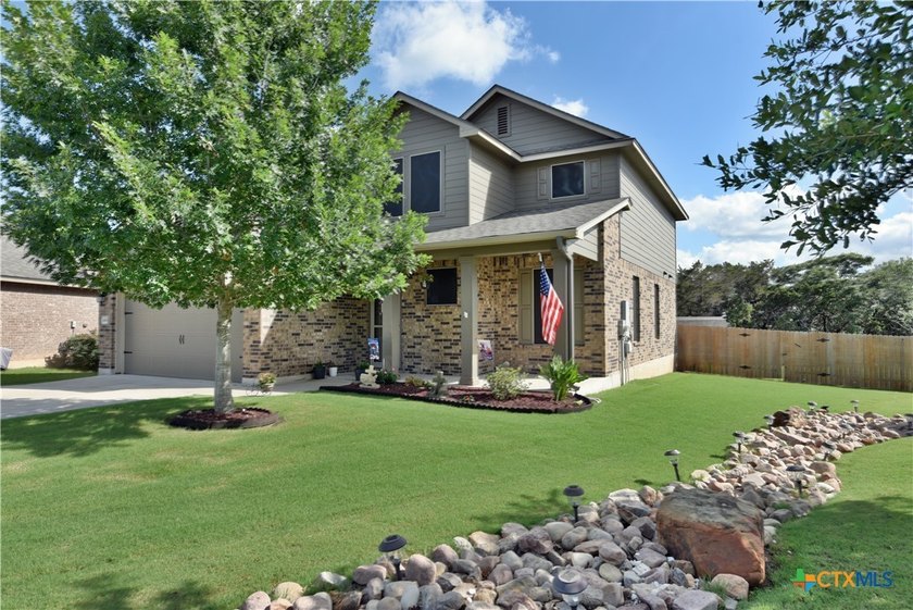 Deal of a Lifetime! This beautiful 4-bedroom home is priced well - photo 2