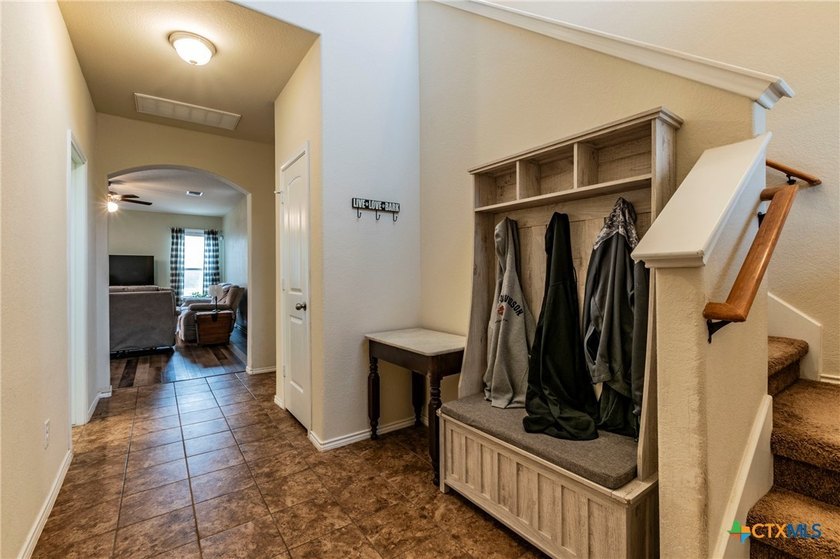 Deal of a Lifetime! This beautiful 4-bedroom home is priced well - photo 7