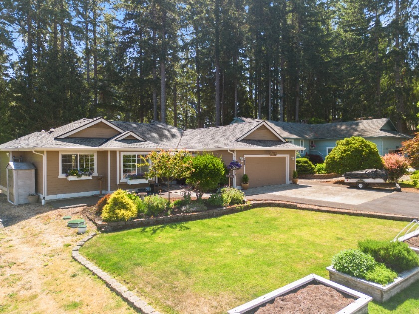 Golf Course Home - Manicured and Updated - photo 5