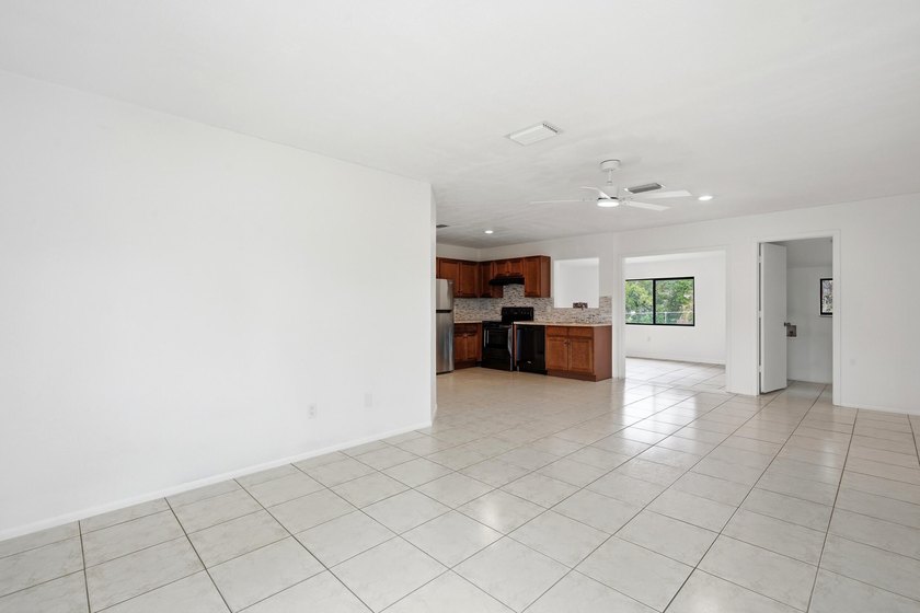 Charming and affordable 2-bedroom, 2-bath home in the heart of - photo 7
