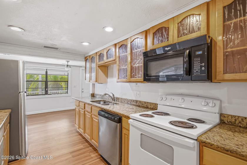 INVESTOR OR FIRST TIME HOME BUYERS! FHA QUALIFIED! This home - photo 14