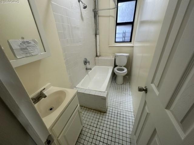 Welcome to 30 Macomb Place! This beautiful 2-bedroom coop in - photo 16
