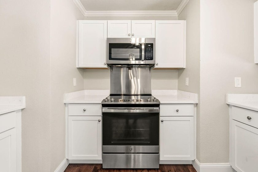 NEW PRICE: $325,000! Experience complete peace of mind in this - photo 18