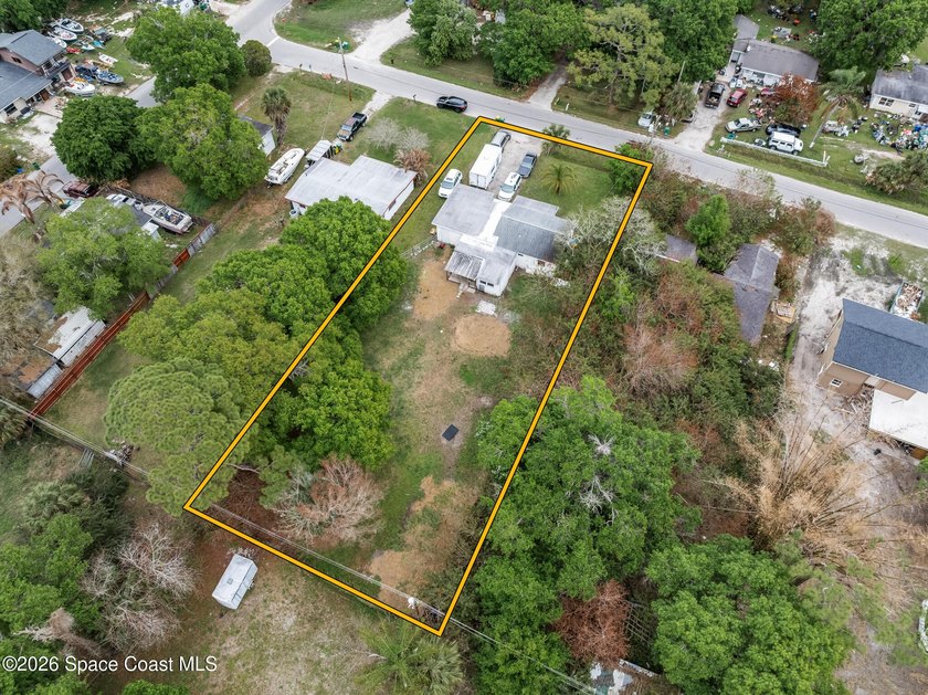 INVESTOR OR FIRST TIME HOME BUYERS! FHA QUALIFIED! This home - photo 33