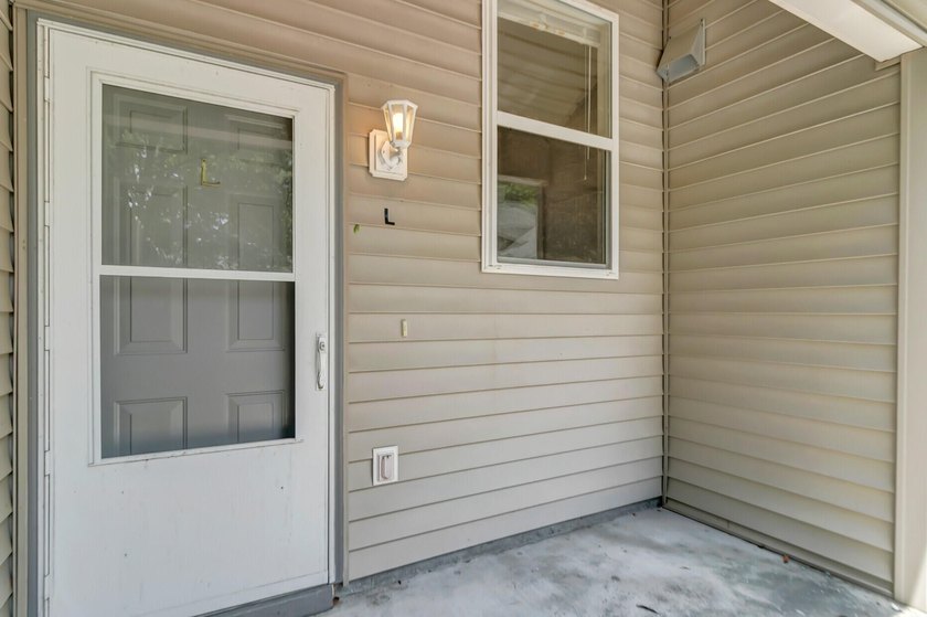 Tucked away on a quiet cul-de-sac in the desirable LongBranch - photo 3