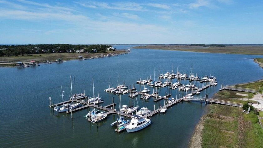 Welcome to Mariners Cay Marina! Located on the Folly River - photo 4