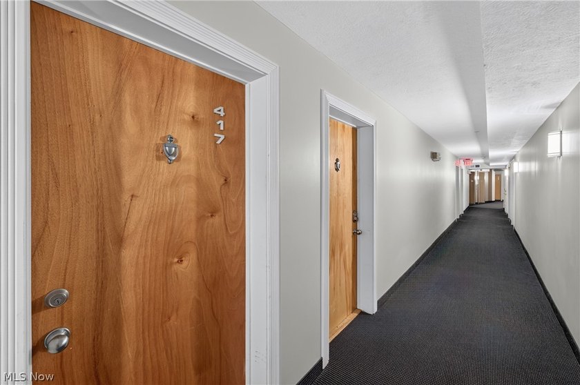 Welcome to urban living at its finest in the highly desirable - photo 4
