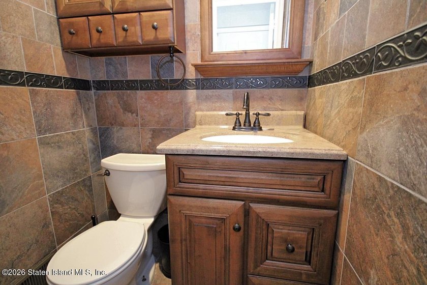 Welcome to 378 Gurley Ave, a one family semi w/ 3 baths, 3 - photo 15