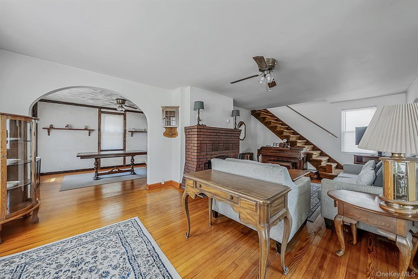 Welcome Home To This Charming Merrick Cape Cod Nestled Mid Block - photo 3
