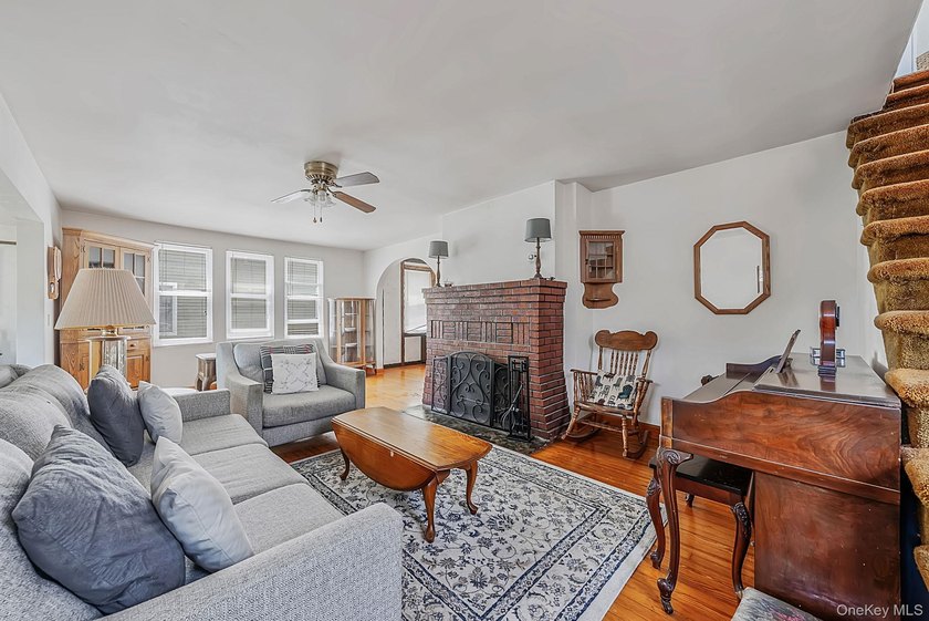 Welcome Home To This Charming Merrick Cape Cod Nestled Mid Block - photo 4