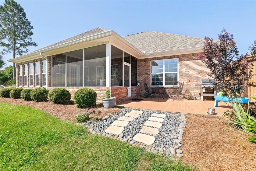 From the circular drive to the fully fenced yard, this 4-side - photo 50