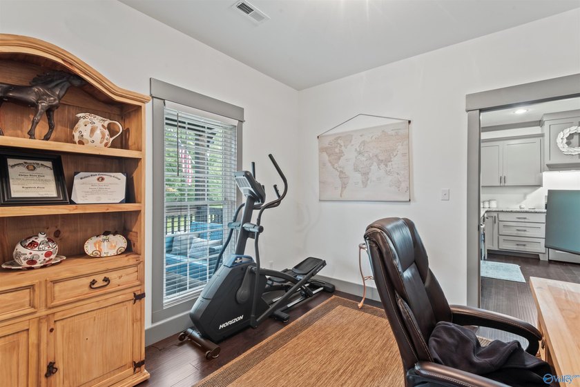 Stunning full brick home built in 2021 with 4 beds, 3 baths and - photo 6
