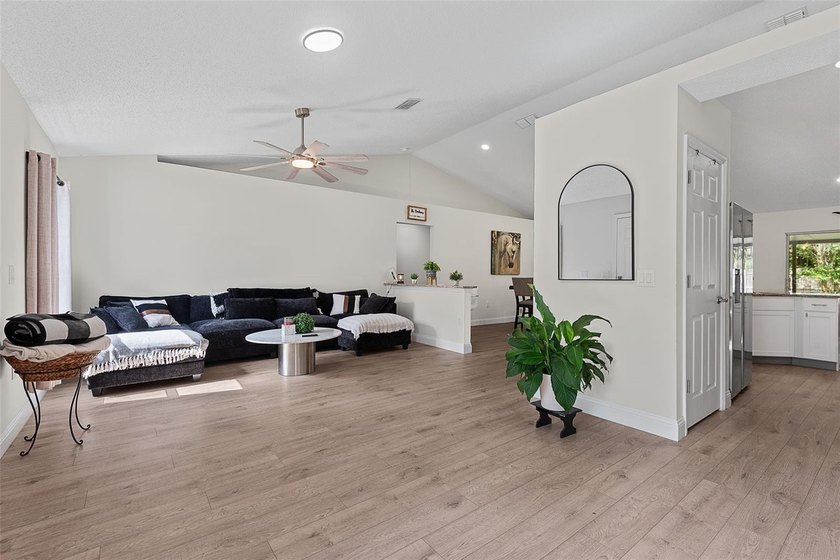 Welcome home to this GORGEOUS fully renovated property at 24 - photo 4