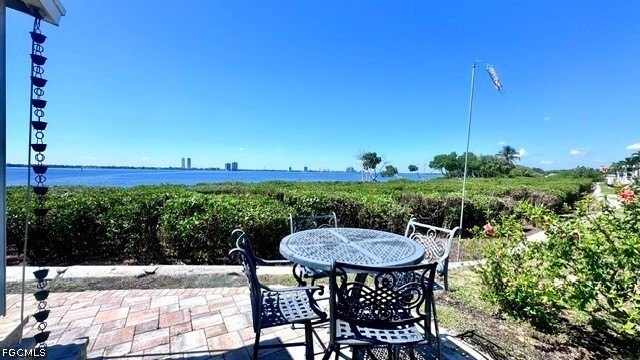 STUNNING RIVERFRONT &amp; VIEW located on Ian Island! Welcome to - photo 33
