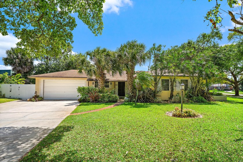 Prime opportunity in the heart of North Palm Beach. Set on an - photo 4