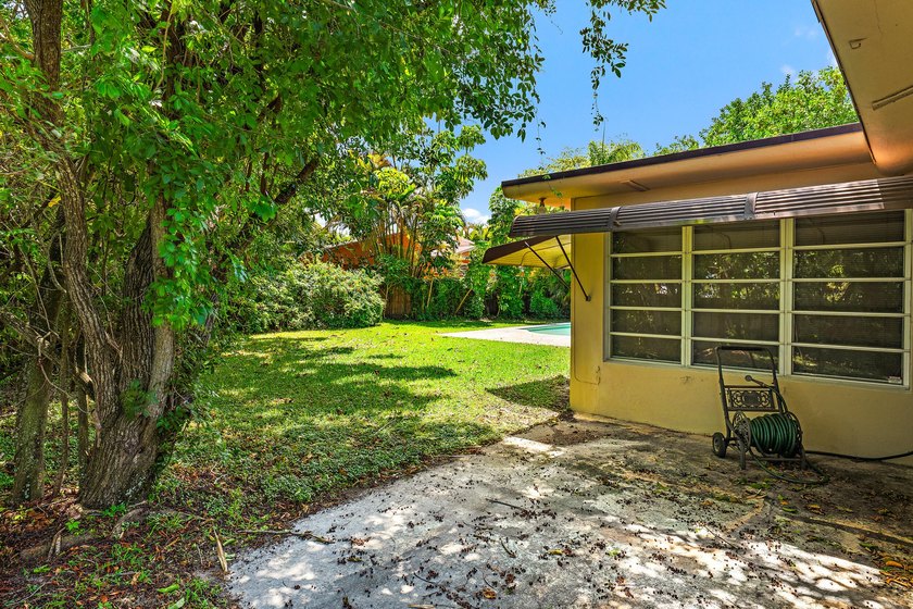 Prime opportunity in the heart of North Palm Beach. Set on an - photo 10