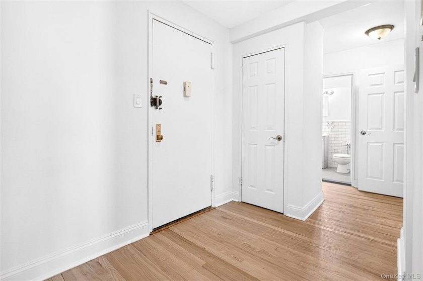 *SPONSOR SALE* NO BOARD APPROVAL! Welcome to the fully renovated - photo 3