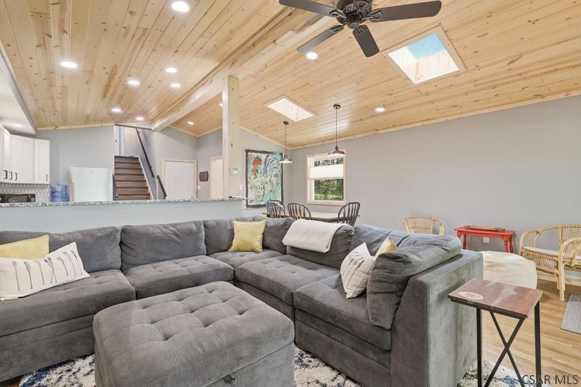 Welcome to your fully renovated Lake Stonycreek retreat! This - photo 22