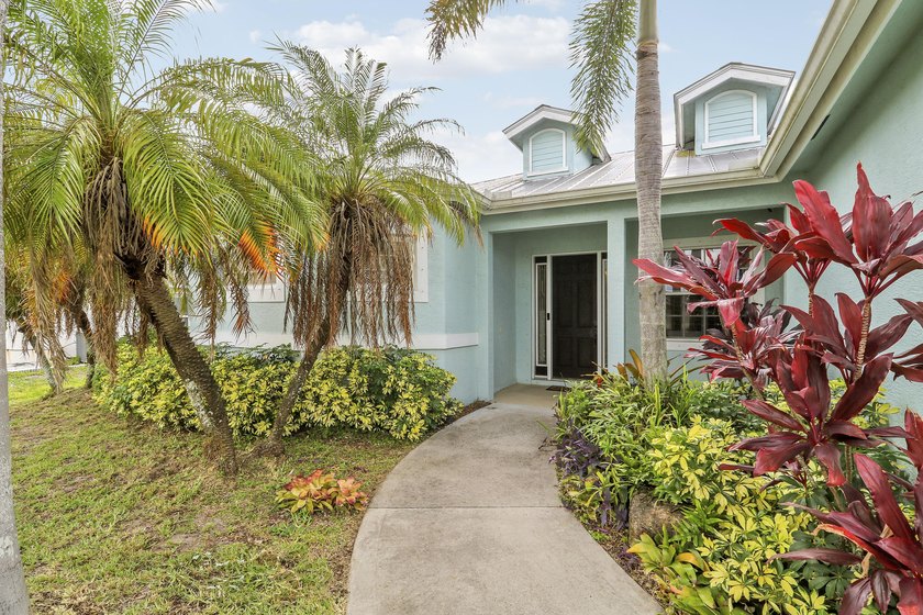 Welcome to 4225 SW Ragen Street - a beautifully updated - photo 3