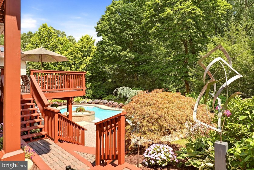An extraordinary custom estate tucked away on a quiet cul-de-sac - photo 5