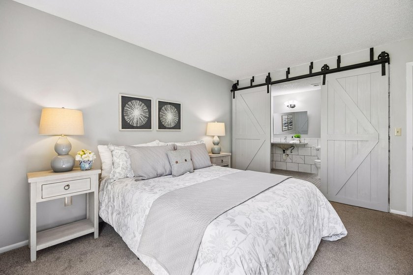 Welcome to this inviting end-unit townhome in the desirable - photo 19