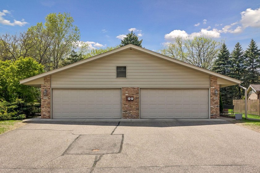 Welcome to this inviting end-unit townhome in the desirable - photo 32