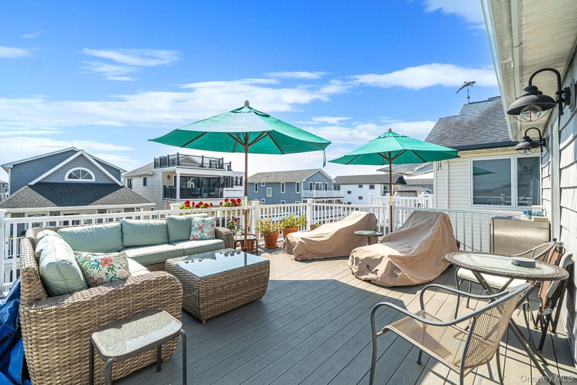 Ideally situated between the beach and bay in Long Beach's - photo 6