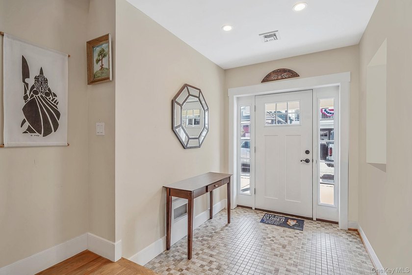 Ideally situated between the beach and bay in Long Beach's - photo 8