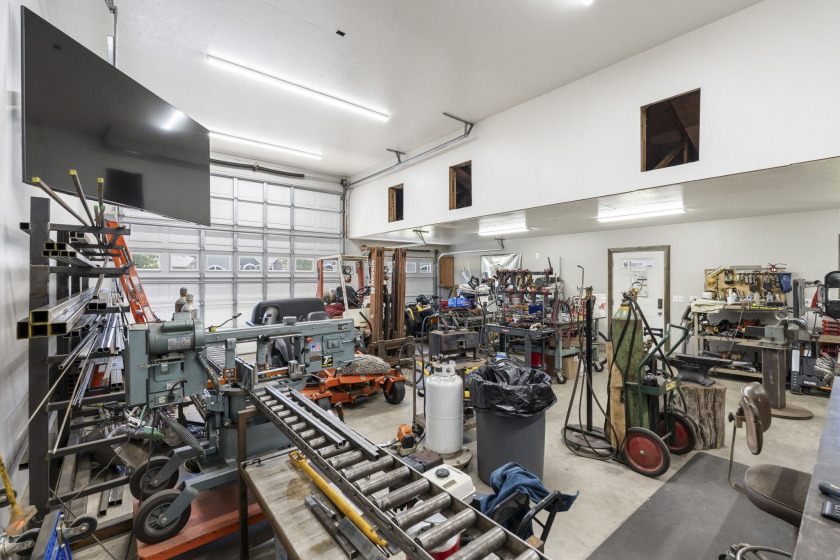 Luxury Golf Living + Dream Shop in Olympia, WA - photo 42